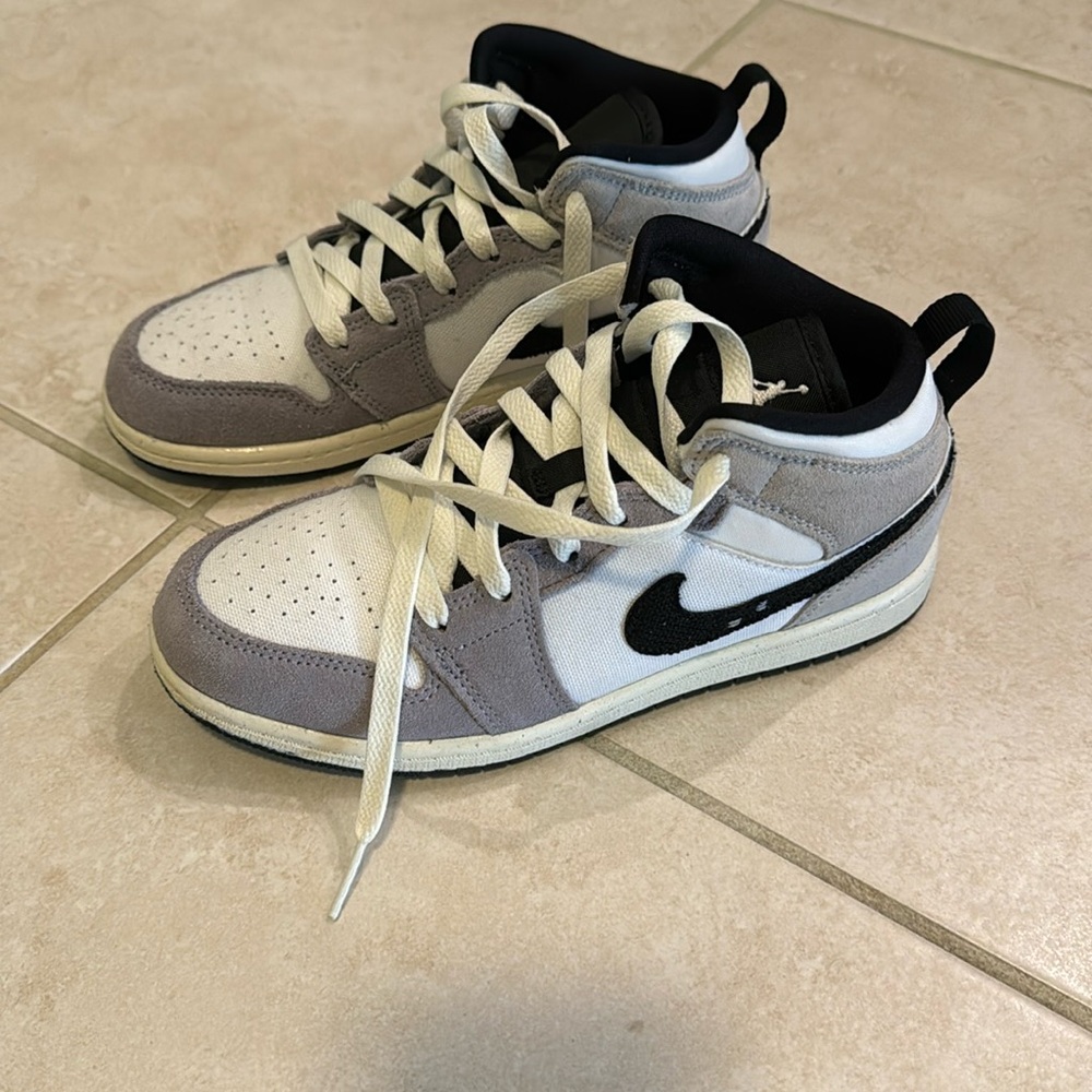 Like New Little Boys Air Jordans